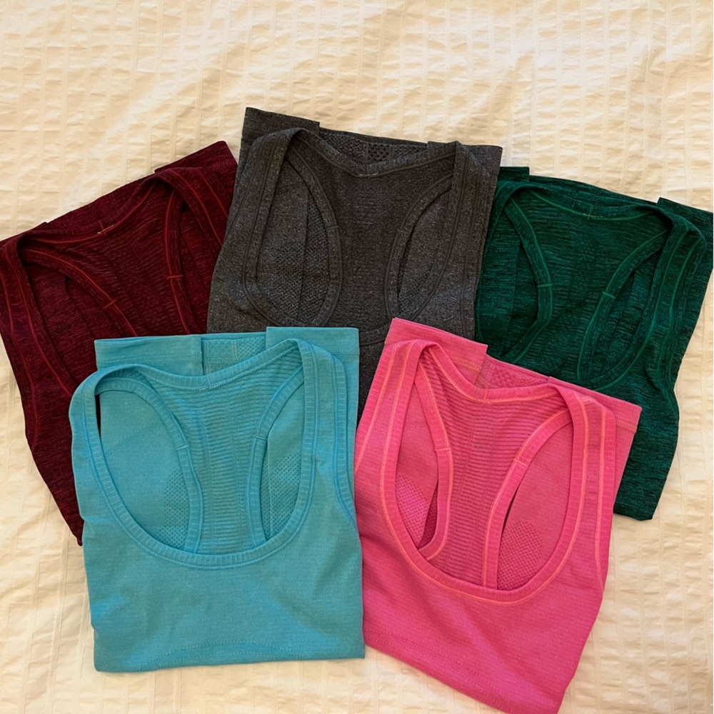Run Swiftly tanks size 6 Lululemon